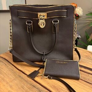 Michael Kors Hamilton purse with matching wallet